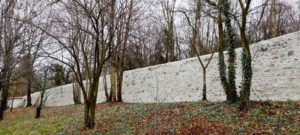 Le mur d’enceinte rénové à la Sarra